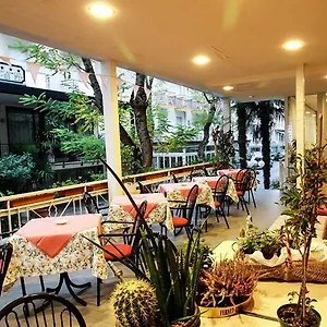 Manu Hotel